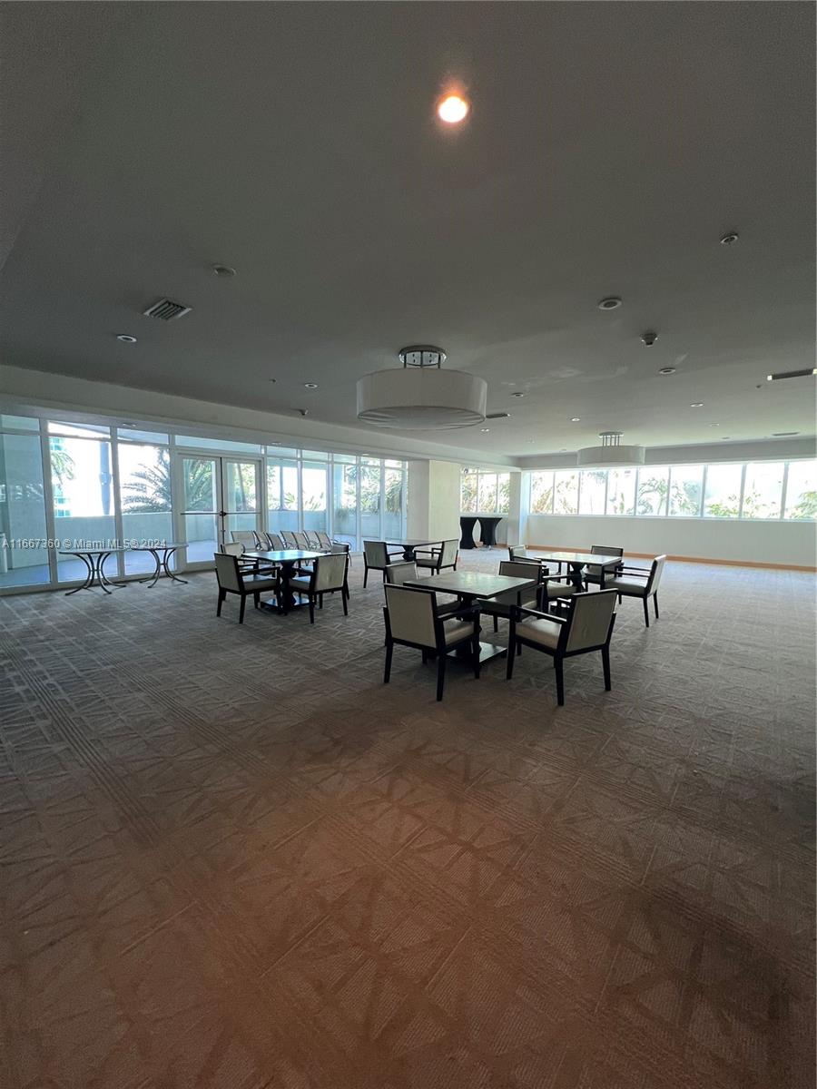 218 SE 14th St #2207, Miami FL 33131
