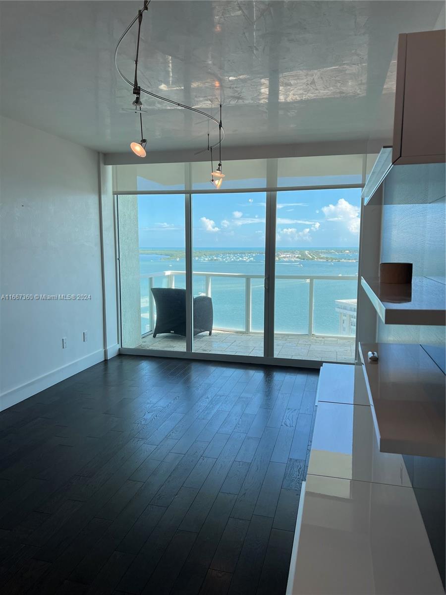 218 SE 14th St #2207, Miami FL 33131