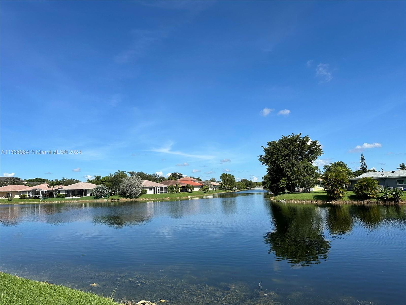 9677 S Belfort Cir #312, Tamarac, Florida image 4