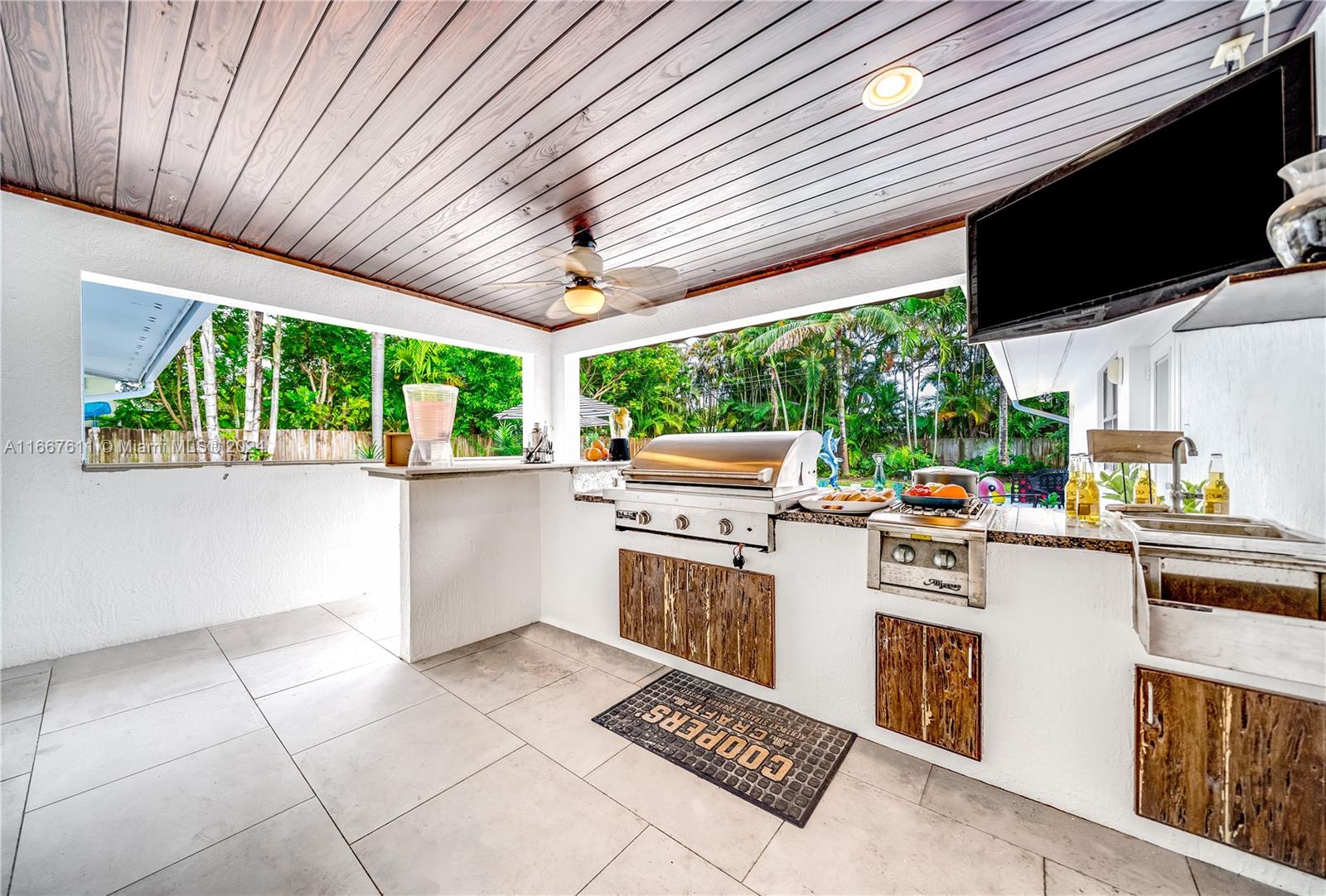 1574 NE 38th St, Oakland Park, Florida image 32