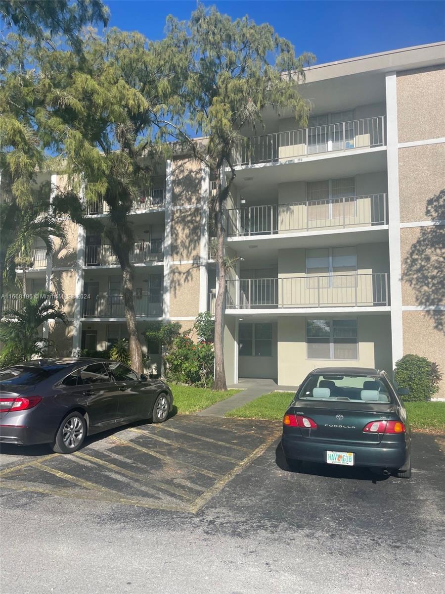 2900 NW 48th Ter #118, Lauderdale Lakes, Florida image 1