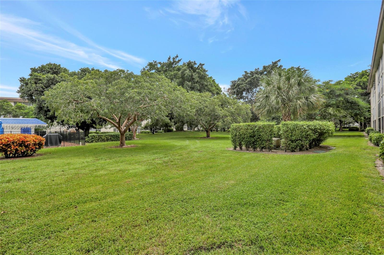 2405 Antigua Cir #E1, Coconut Creek, Florida image 18