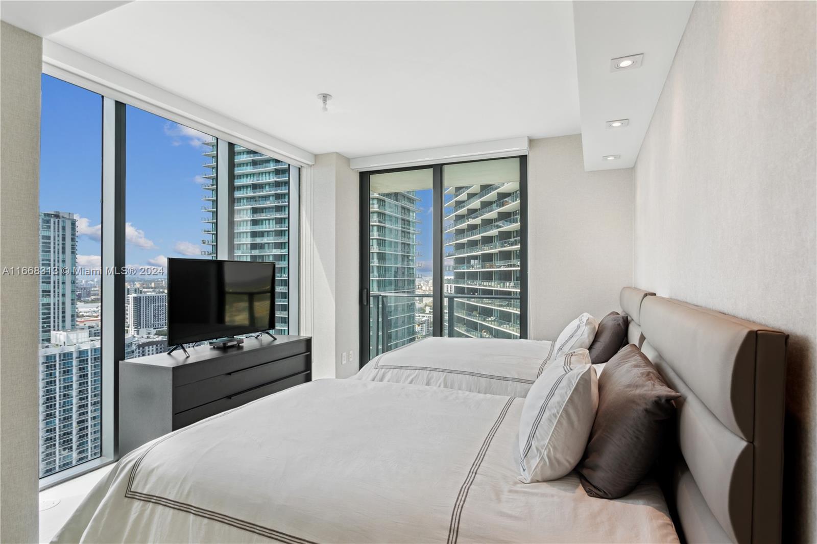 3131 NE 7th Ave #3201, Miami FL 33137