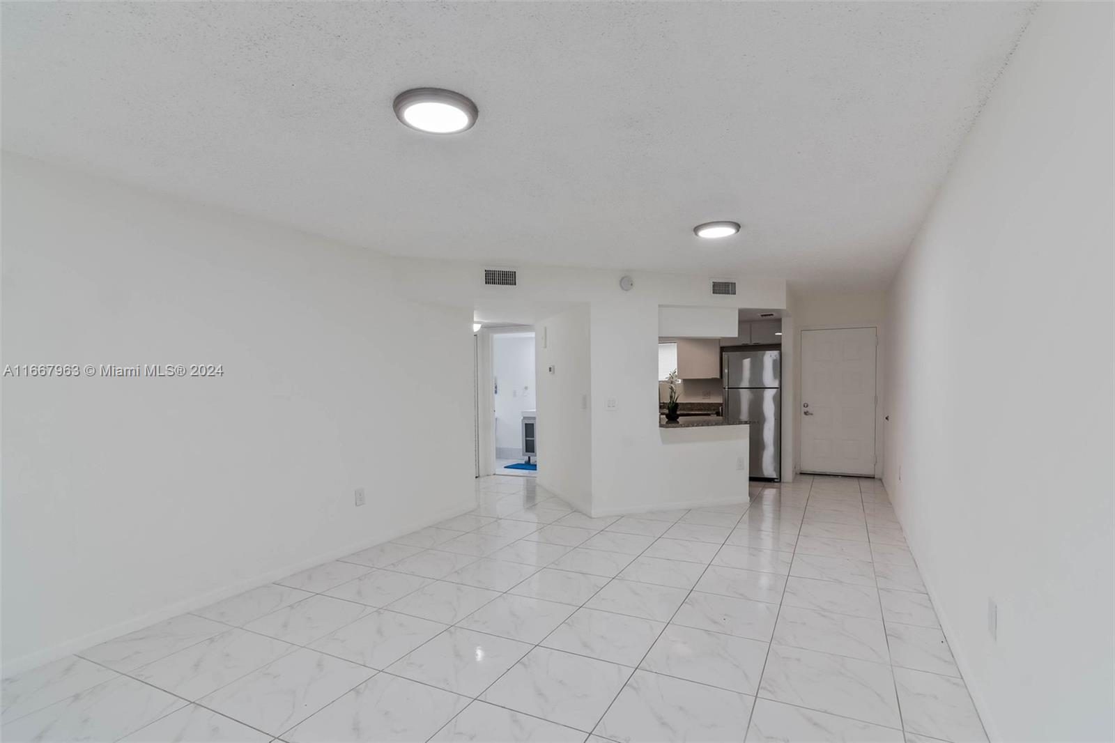 8235 Lake Dr #108, Doral, Florida image 7