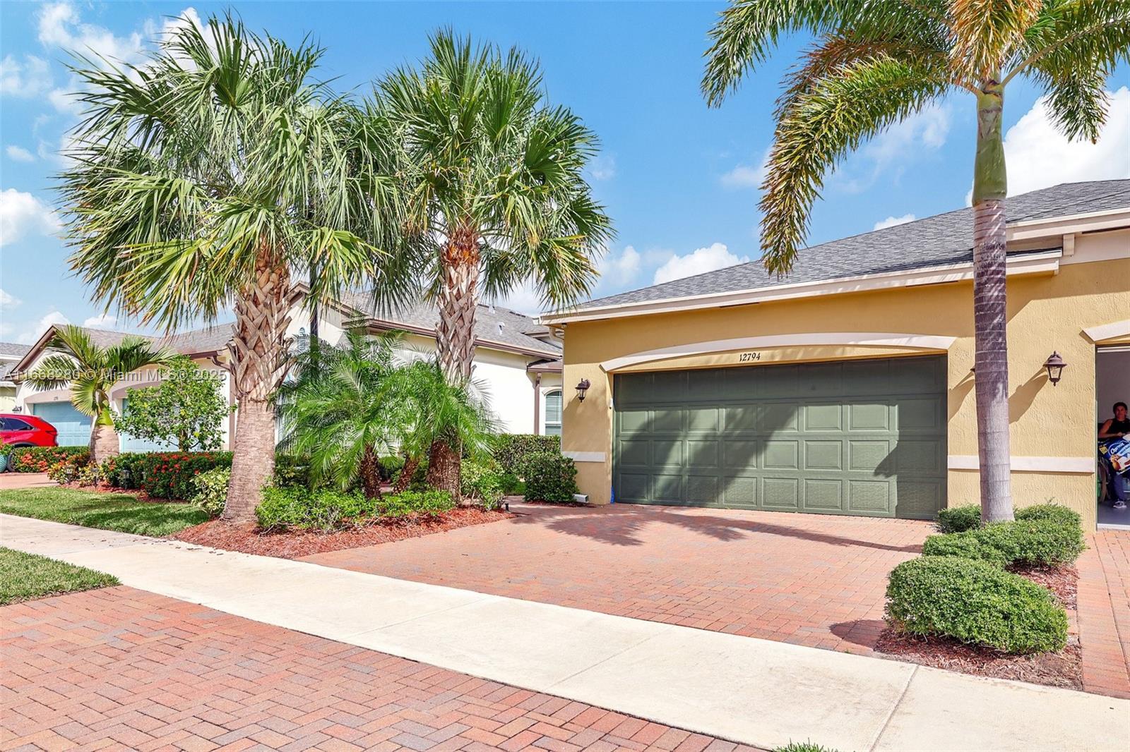 12794 SW Lake Fern Cir, Port St. Lucie, Florida image 1