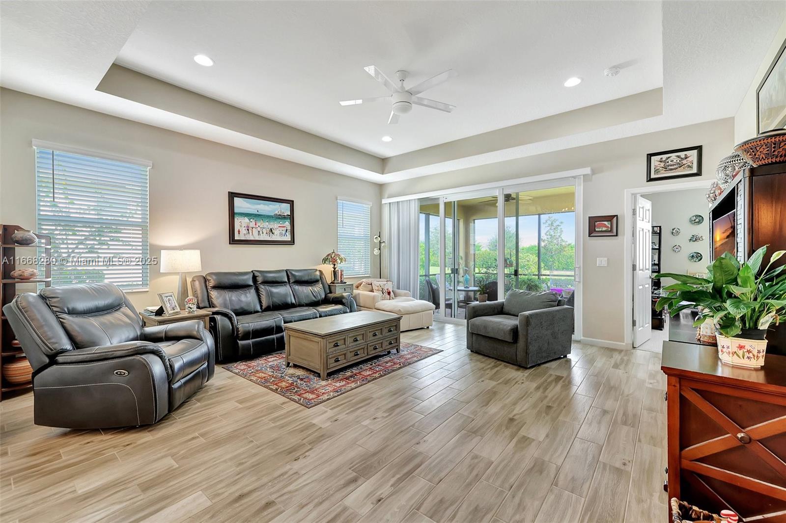 12794 SW Lake Fern Cir, Port St. Lucie, Florida image 13