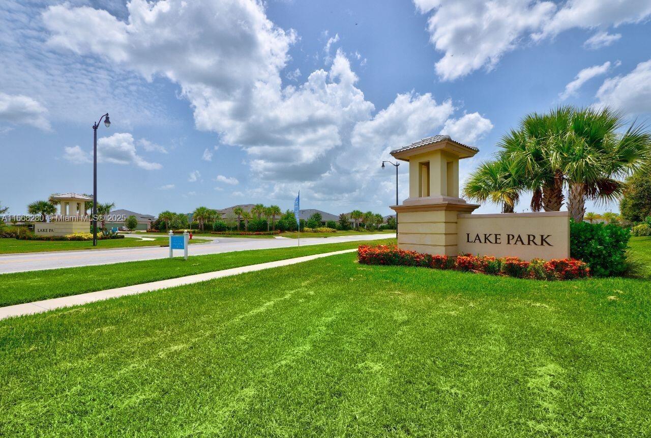 12794 SW Lake Fern Cir, Port St. Lucie, Florida image 40