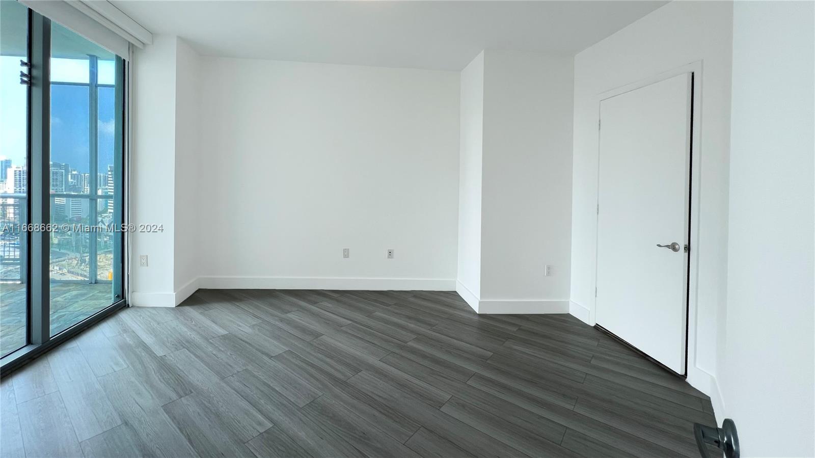 350 S Miami Ave #2504, Miami FL 33130