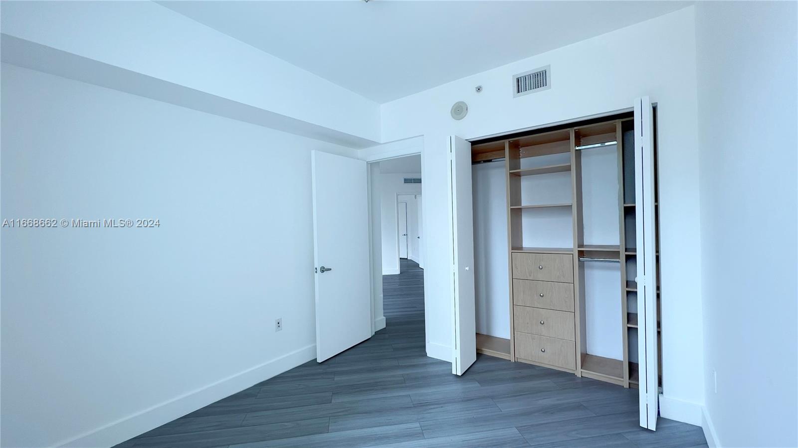 350 S Miami Ave #2504, Miami FL 33130