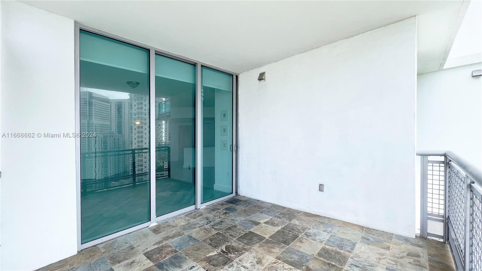 350 S Miami Ave #2504, Miami FL 33130