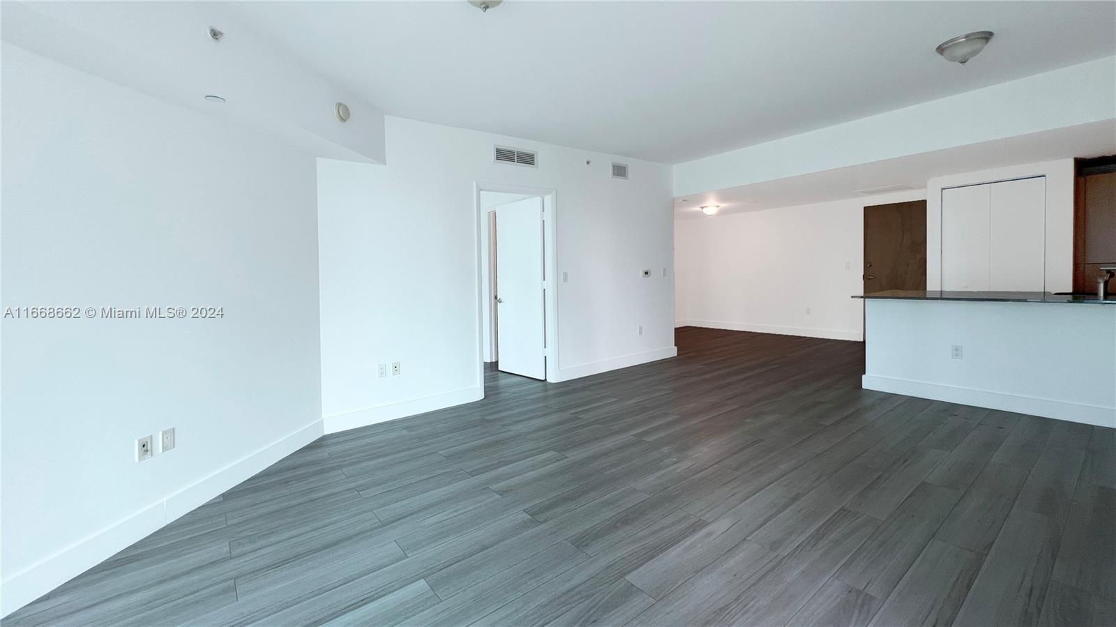 350 S Miami Ave #2504, Miami FL 33130