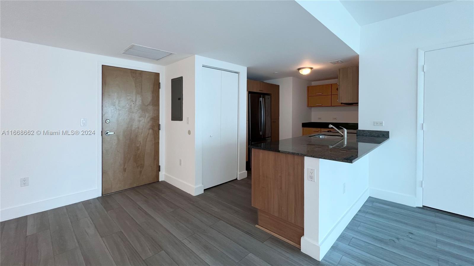 350 S Miami Ave #2504, Miami FL 33130