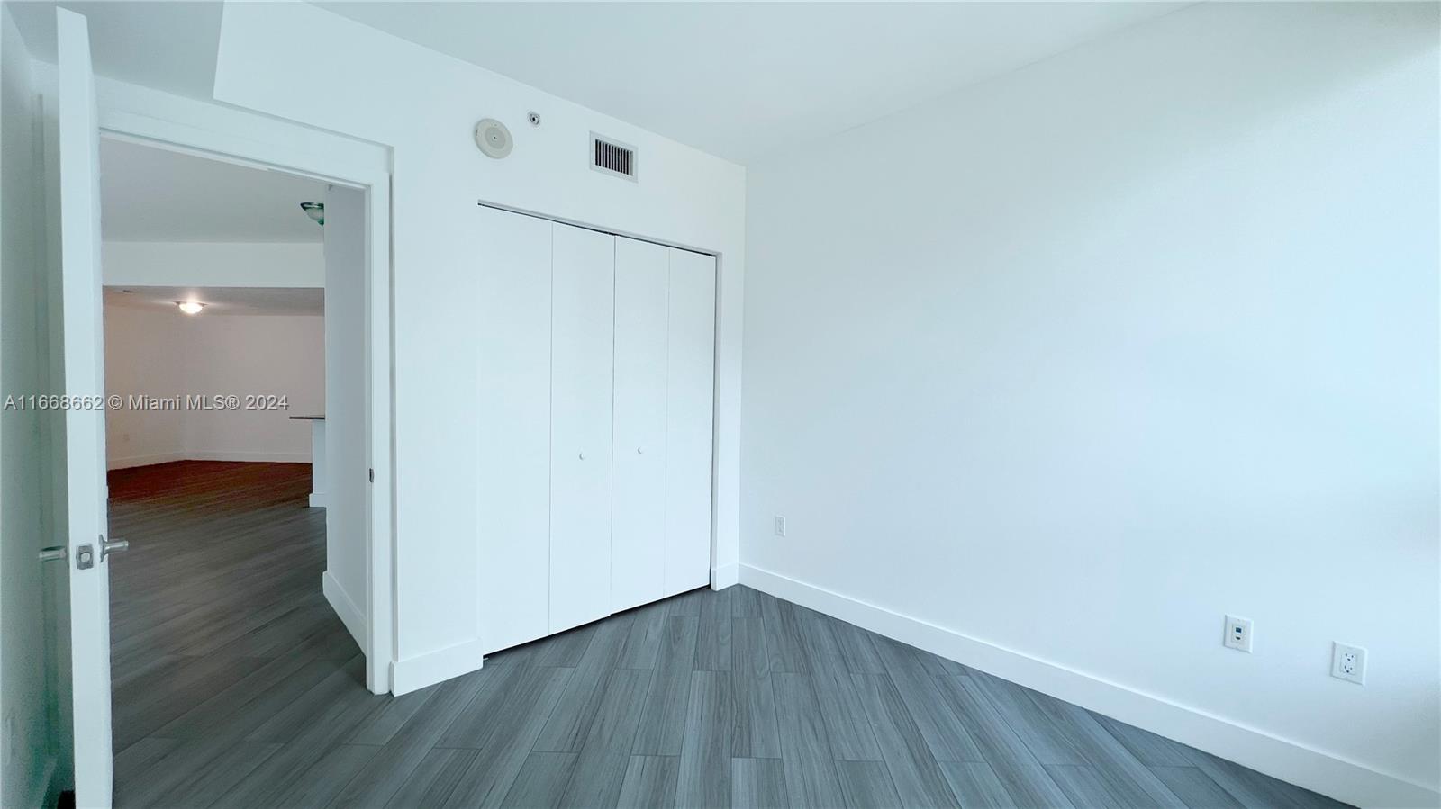 350 S Miami Ave #2504, Miami FL 33130