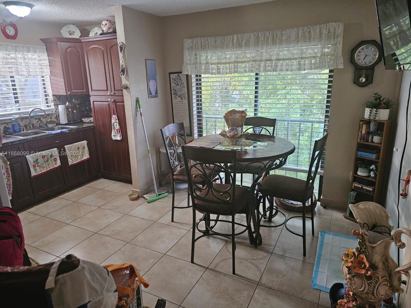 1521 W 42nd Pl #18, Hialeah, Florida image 6