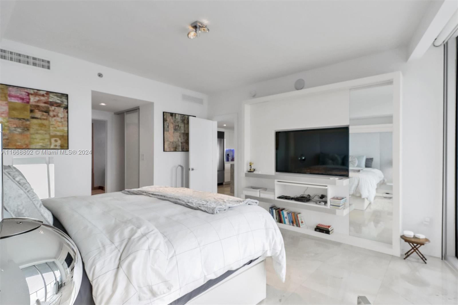 495 Brickell Ave #3101, Miami FL 33131