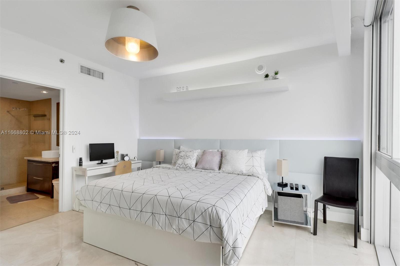 495 Brickell Ave #3101, Miami FL 33131