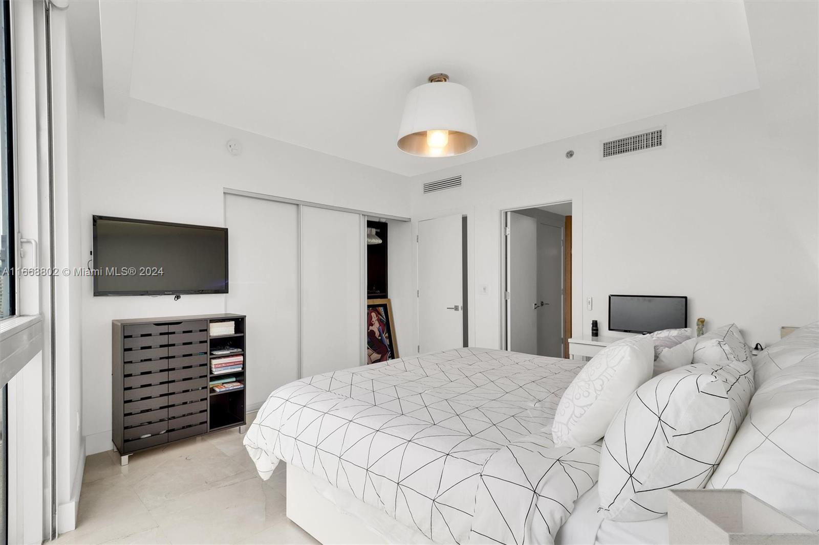 495 Brickell Ave #3101, Miami FL 33131