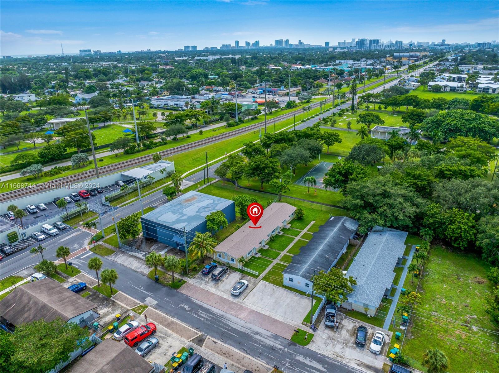 707 SW 10th St, Dania Beach, Florida image 9