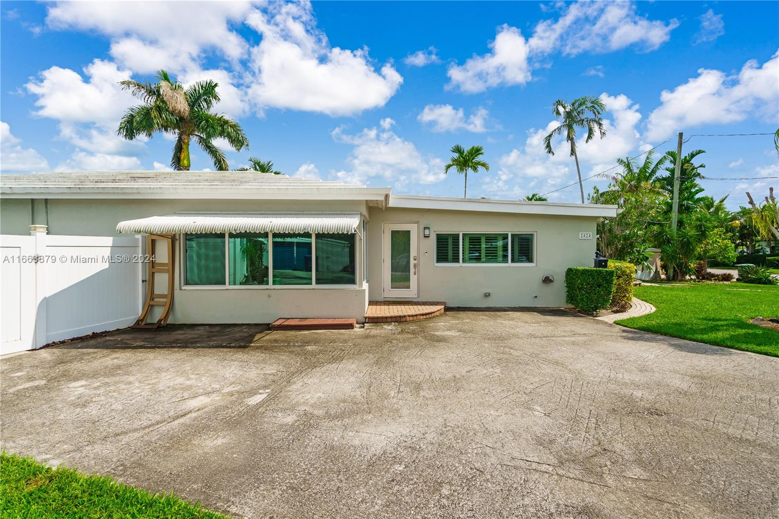 2424 NE 18th Ave, Wilton Manors, Florida image 18