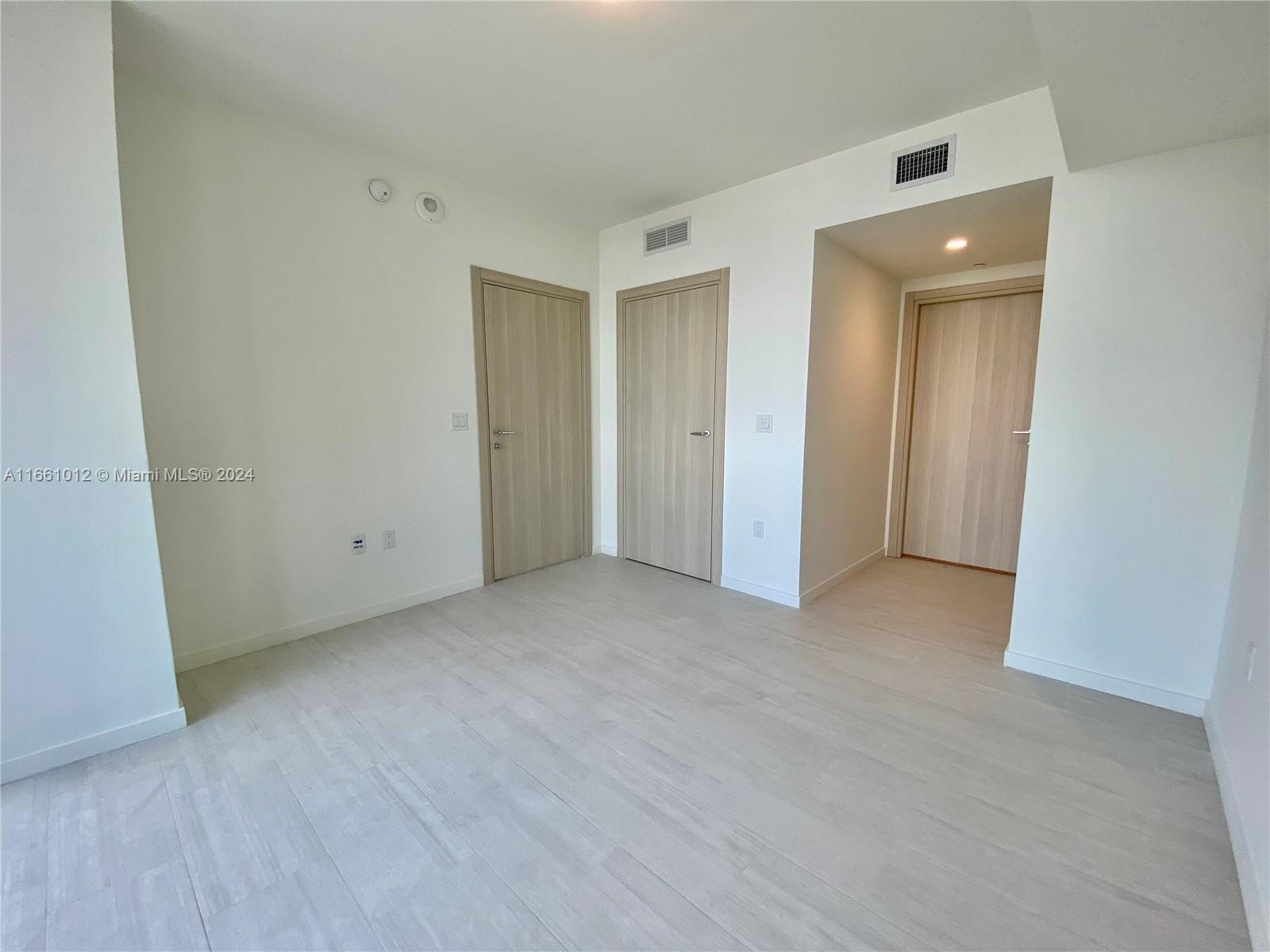 1000 Brickell Plz #2611, Miami FL 33131