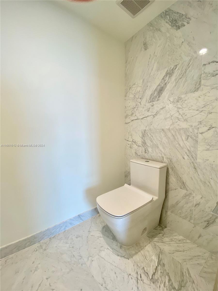 1000 Brickell Plz #2611, Miami FL 33131