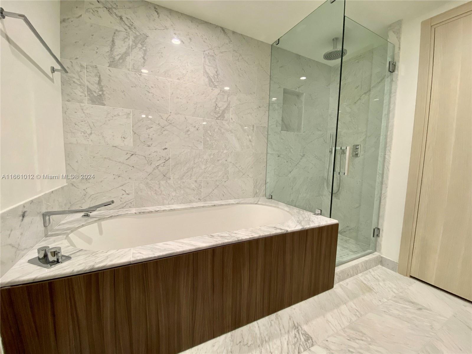 1000 Brickell Plz #2611, Miami FL 33131