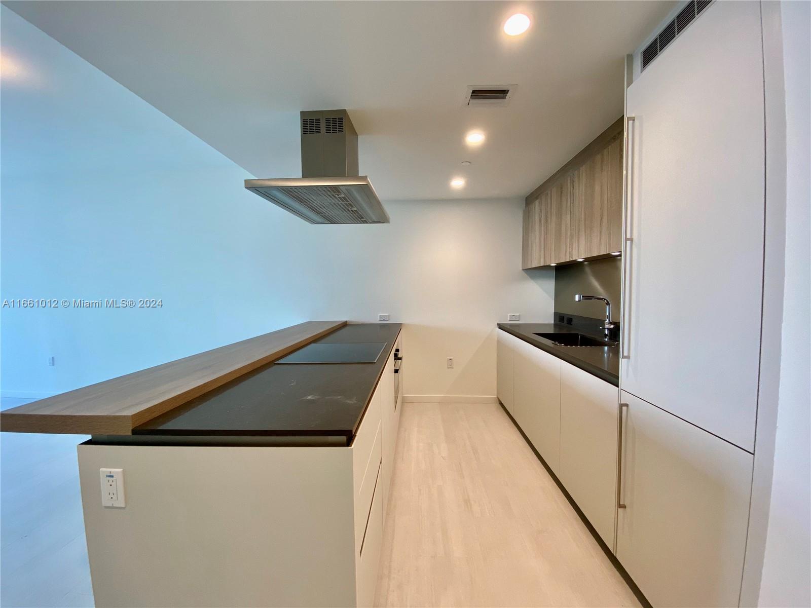 1000 Brickell Plz #2611, Miami FL 33131