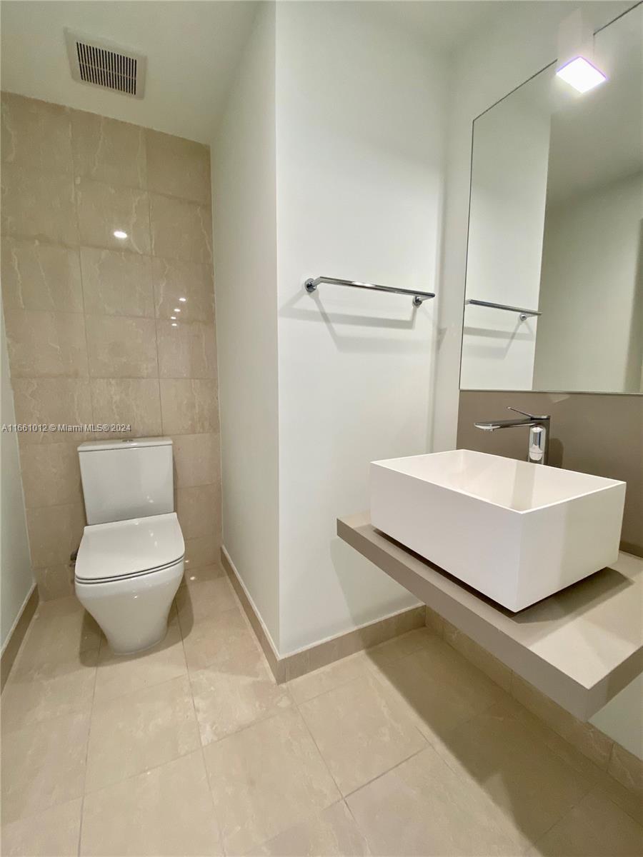1000 Brickell Plz #2611, Miami FL 33131