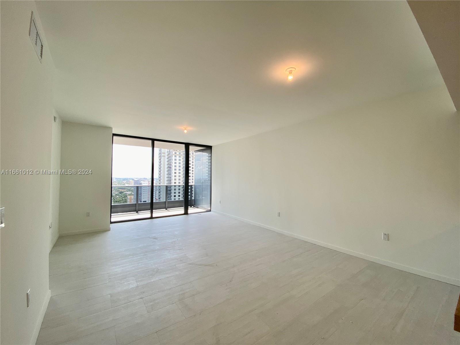1000 Brickell Plz #2611, Miami FL 33131