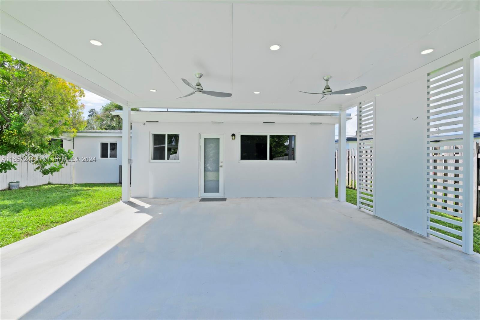 104 SW 7th St, Hallandale Beach, Florida image 17