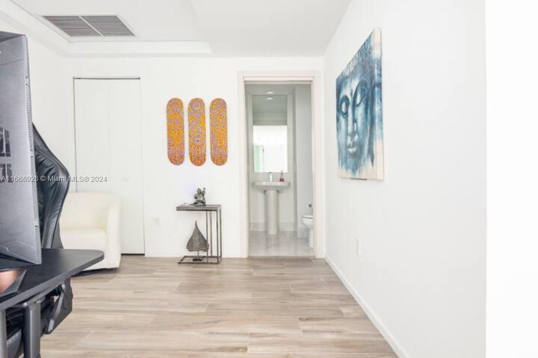 801 S Miami Ave #1703, Miami FL 33130