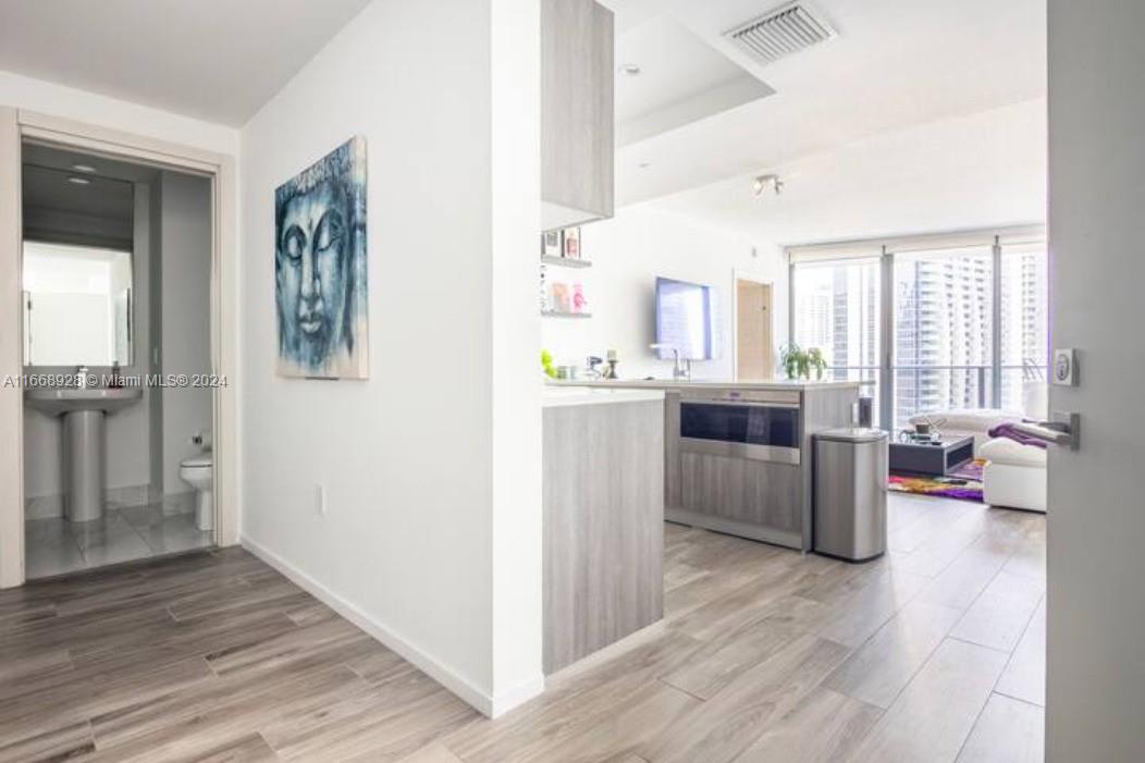 801 S Miami Ave #1703, Miami FL 33130