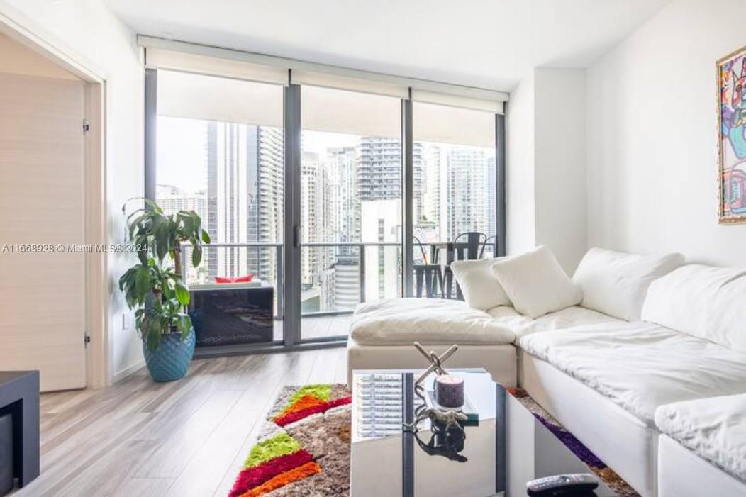 801 S Miami Ave #1703, Miami FL 33130
