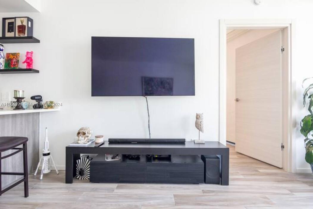 801 S Miami Ave #1703, Miami FL 33130
