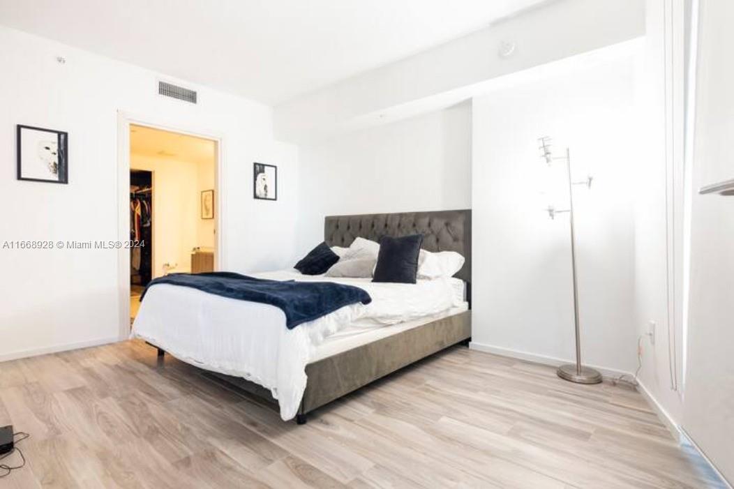 801 S Miami Ave #1703, Miami FL 33130