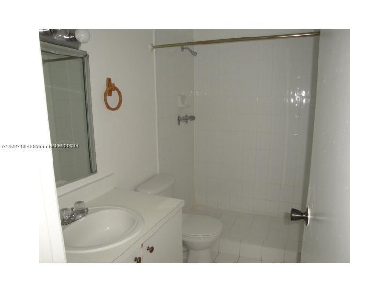 18101 NW 68th Ave #D210, Hialeah, Florida image 10