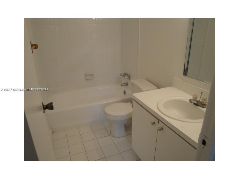 18101 NW 68th Ave #D210, Hialeah, Florida image 15