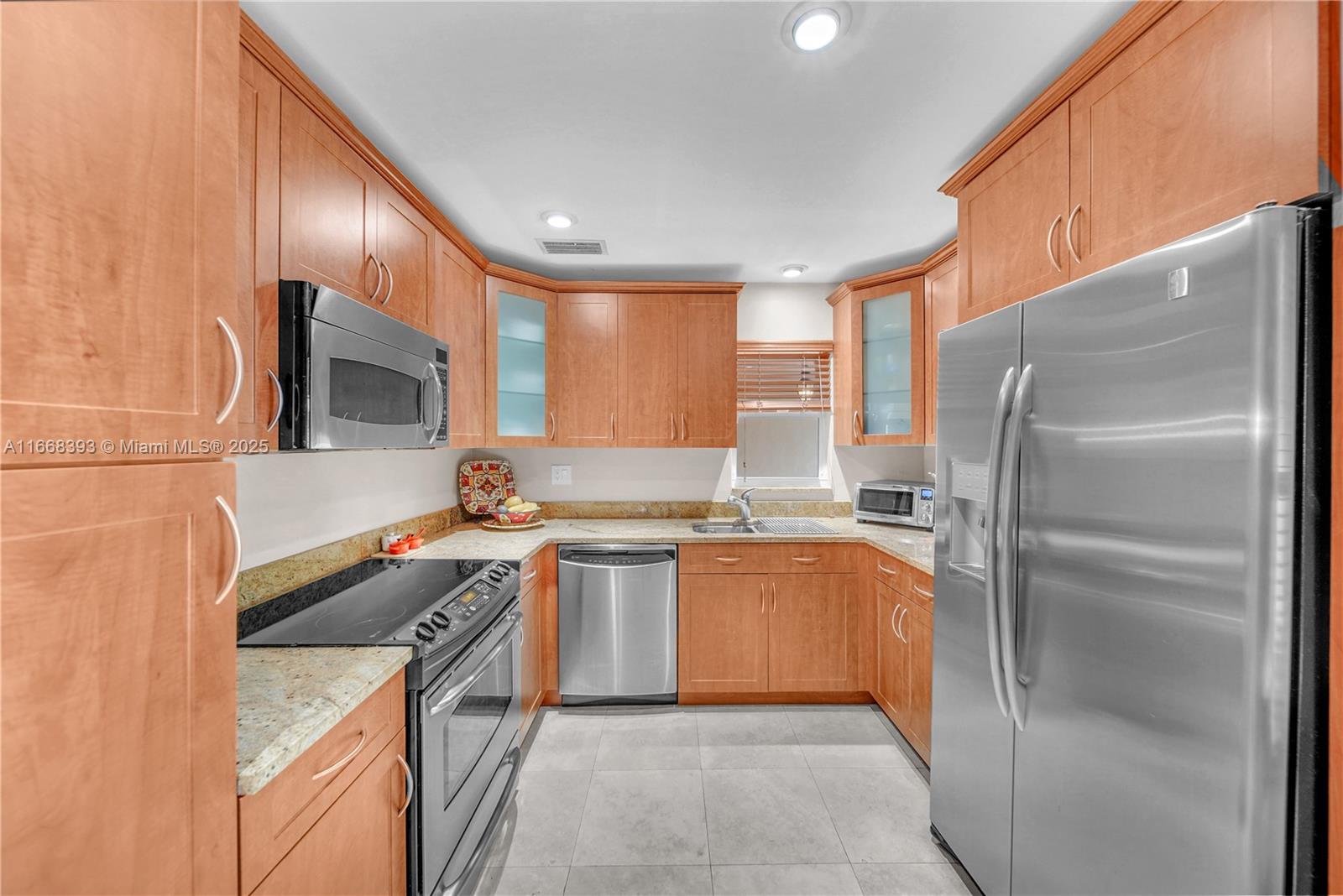 Listing Photo 8
