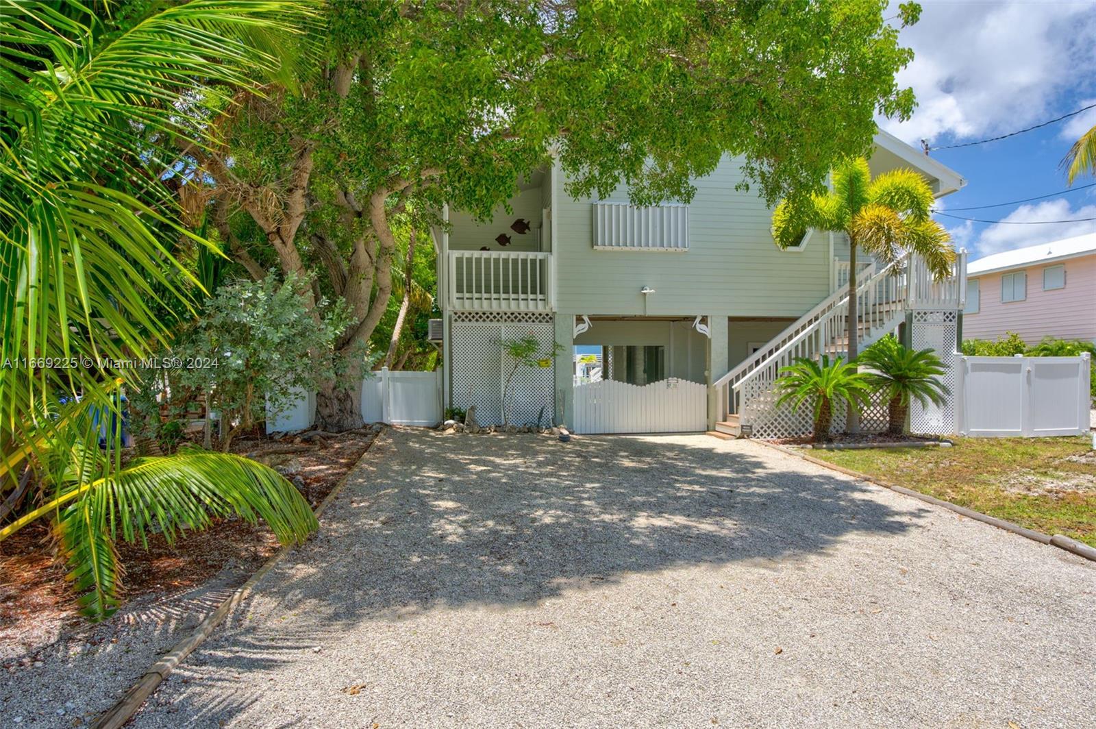 2250 San Remo Dr, Big Pine, Florida image 9