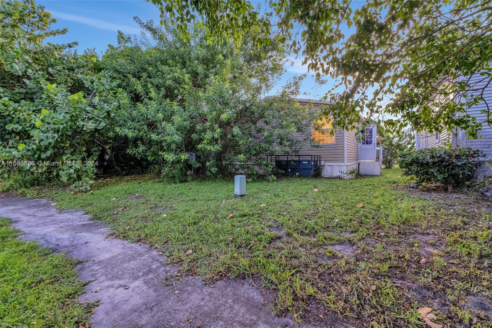 5460 SW 27th Ter, Dania Beach, Florida image 35