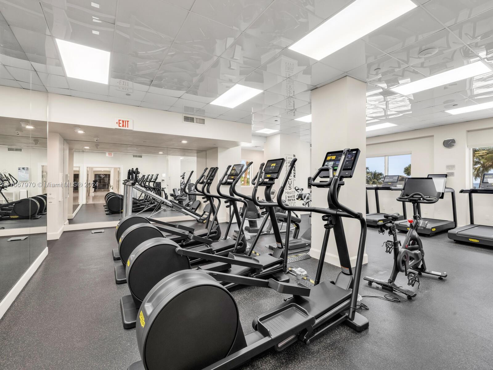 4779 Collins Ave #2407, Miami Beach FL 33140