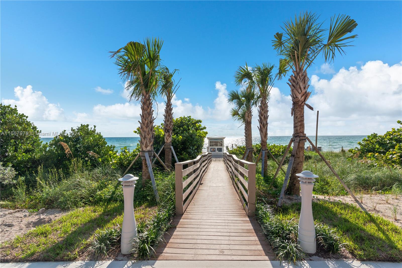 4779 Collins Ave #2407, Miami Beach FL 33140