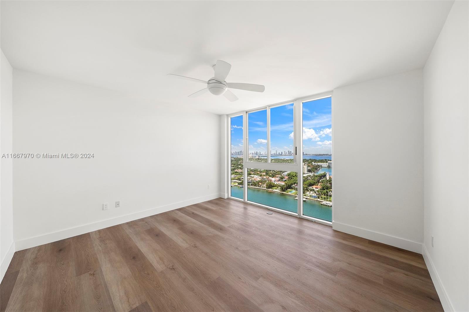 4779 Collins Ave #2407, Miami Beach FL 33140