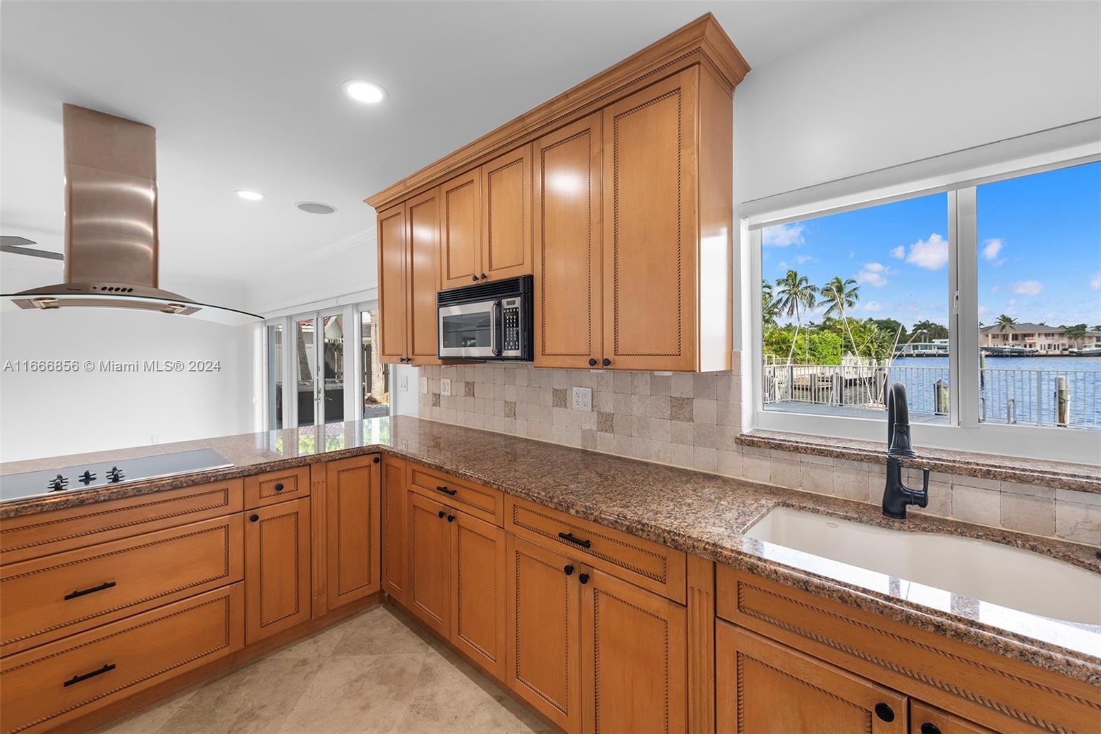 2445 SE 8 St, Pompano Beach, Florida image 33