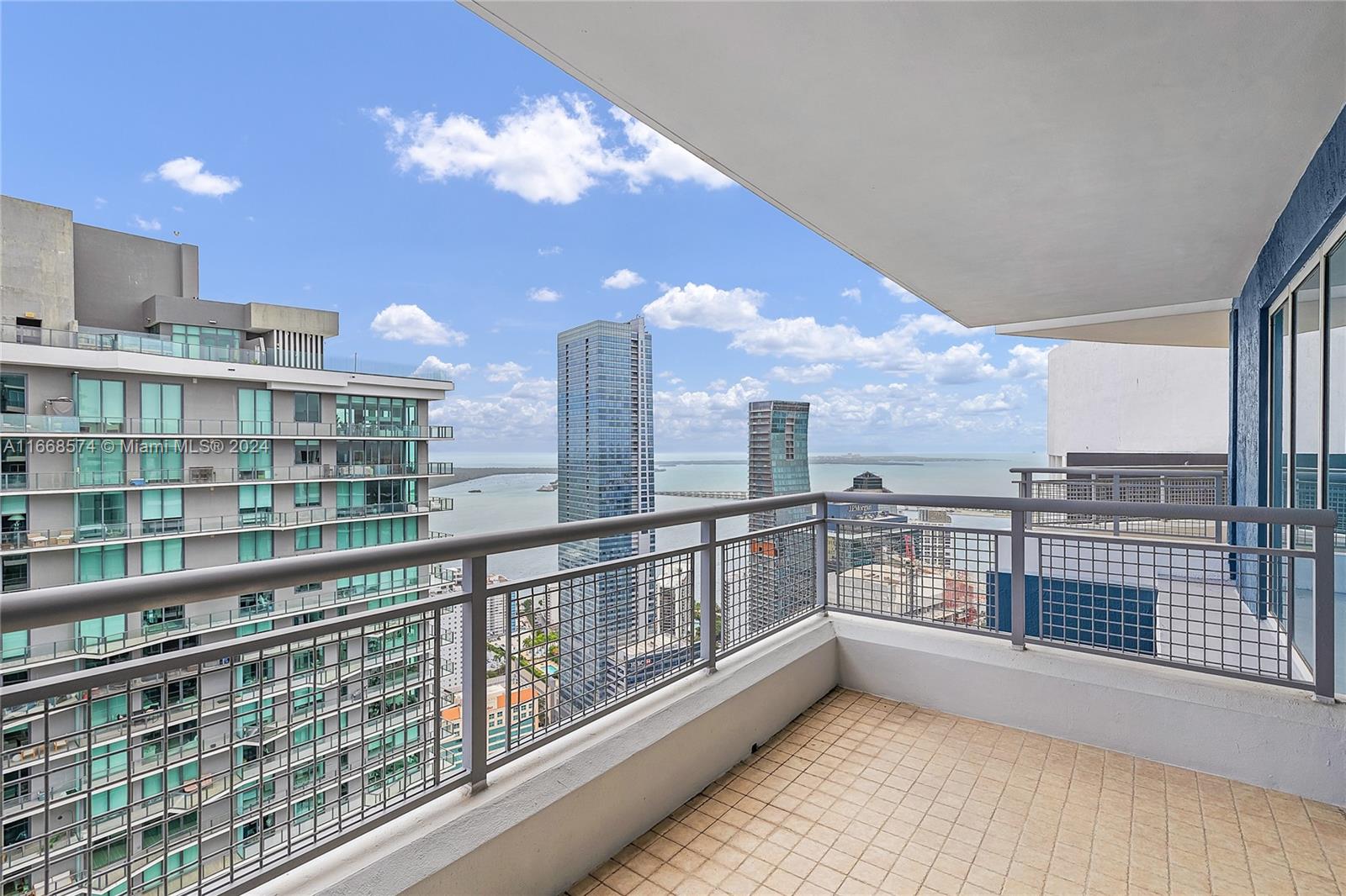 60 SW 13th St #5010, Miami FL 33130