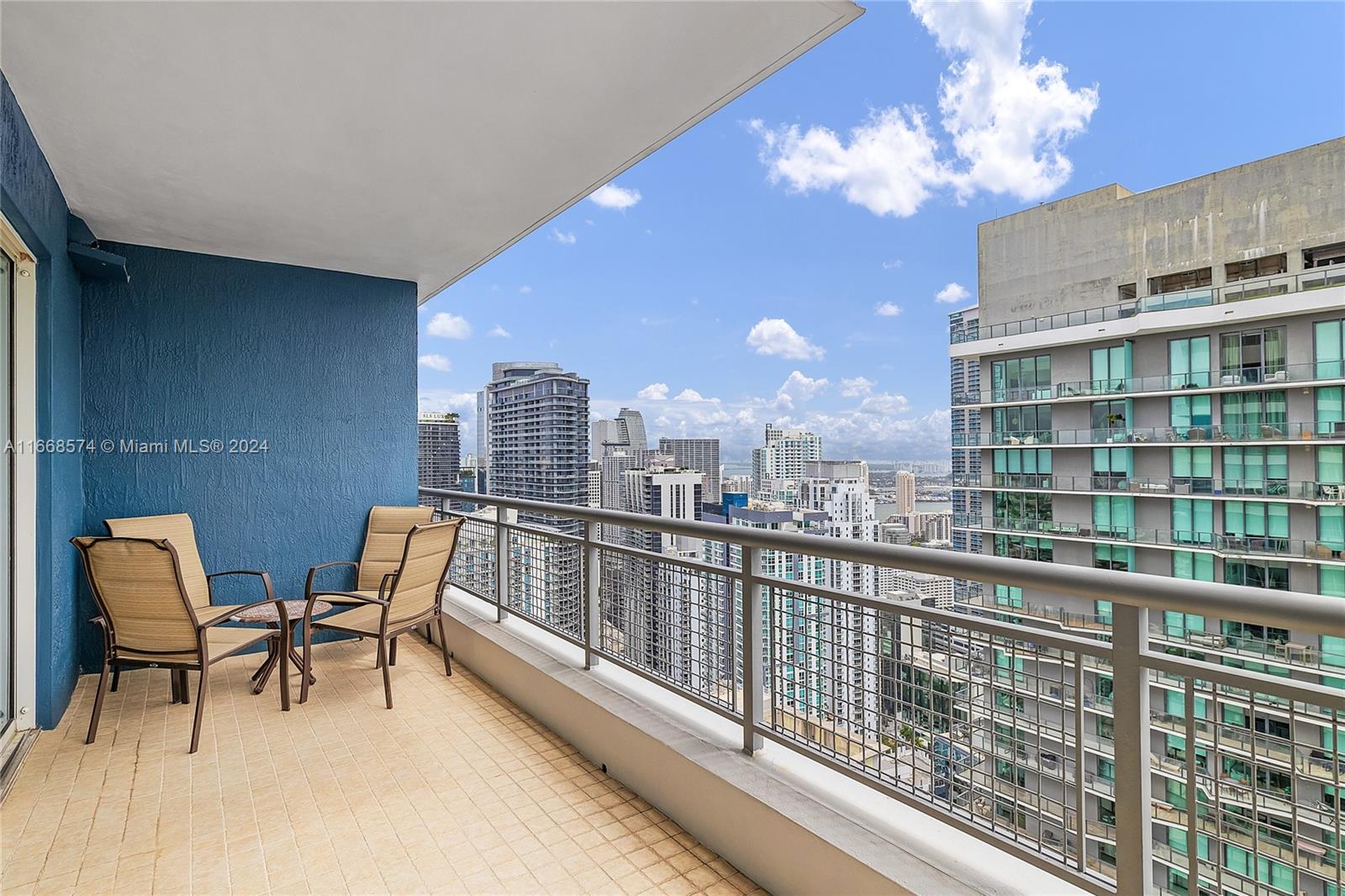 60 SW 13th St #5010, Miami FL 33130