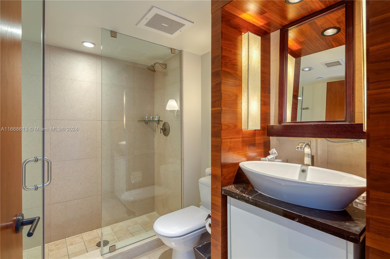 6801 Collins Ave #718( Door 705), Miami Beach FL 33141
