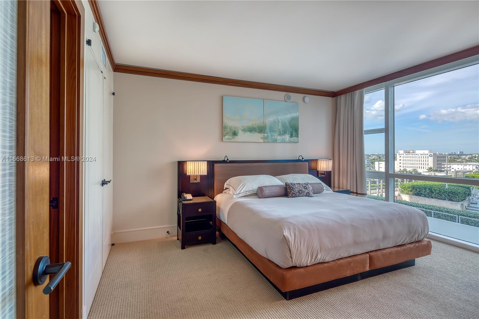 6801 Collins Ave #718( Door 705), Miami Beach FL 33141