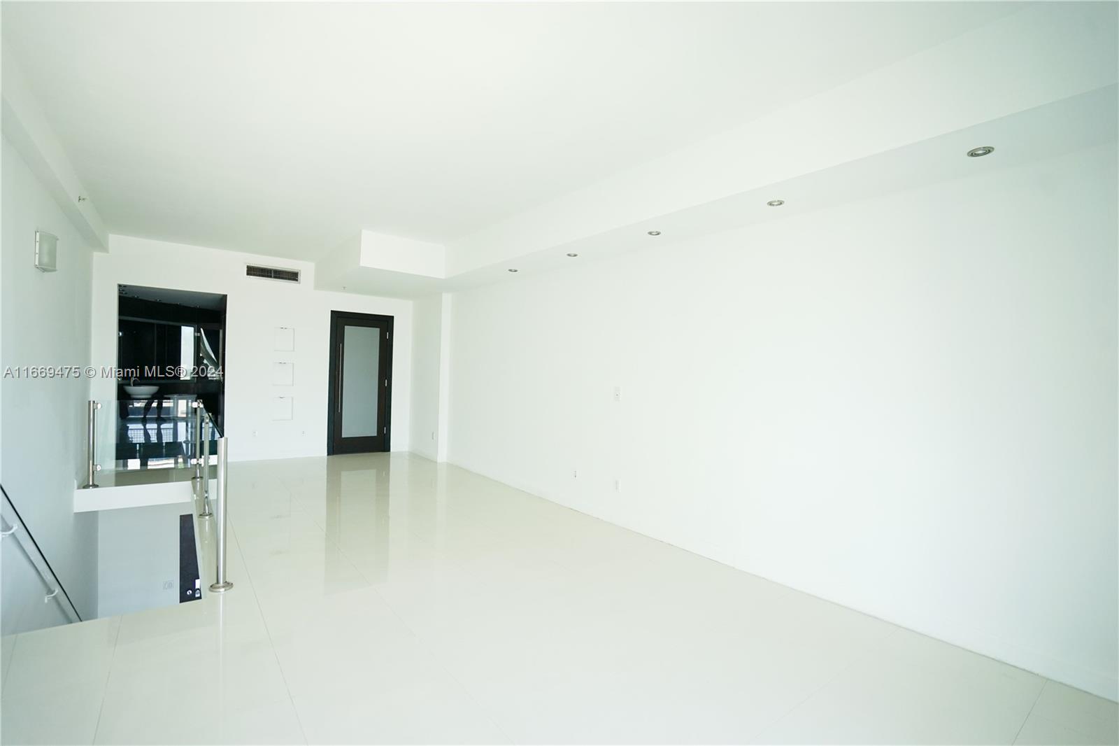 690 SW 1st Ct #2903, Miami FL 33130