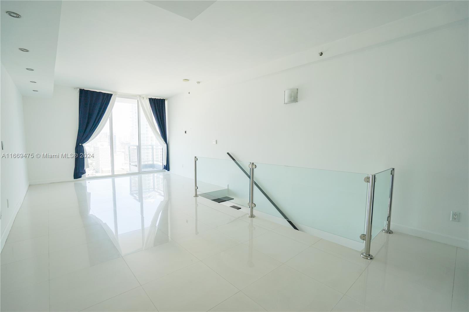 690 SW 1st Ct #2903, Miami FL 33130